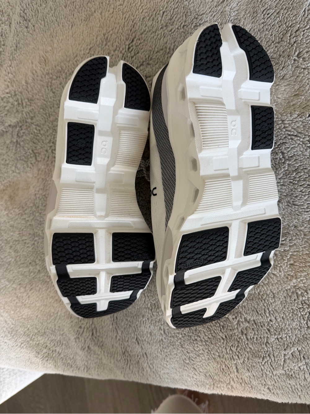 ON Women’s Cloudmaster Athletic Shoes - White/Black size 9.5 - Picture 4 of 4